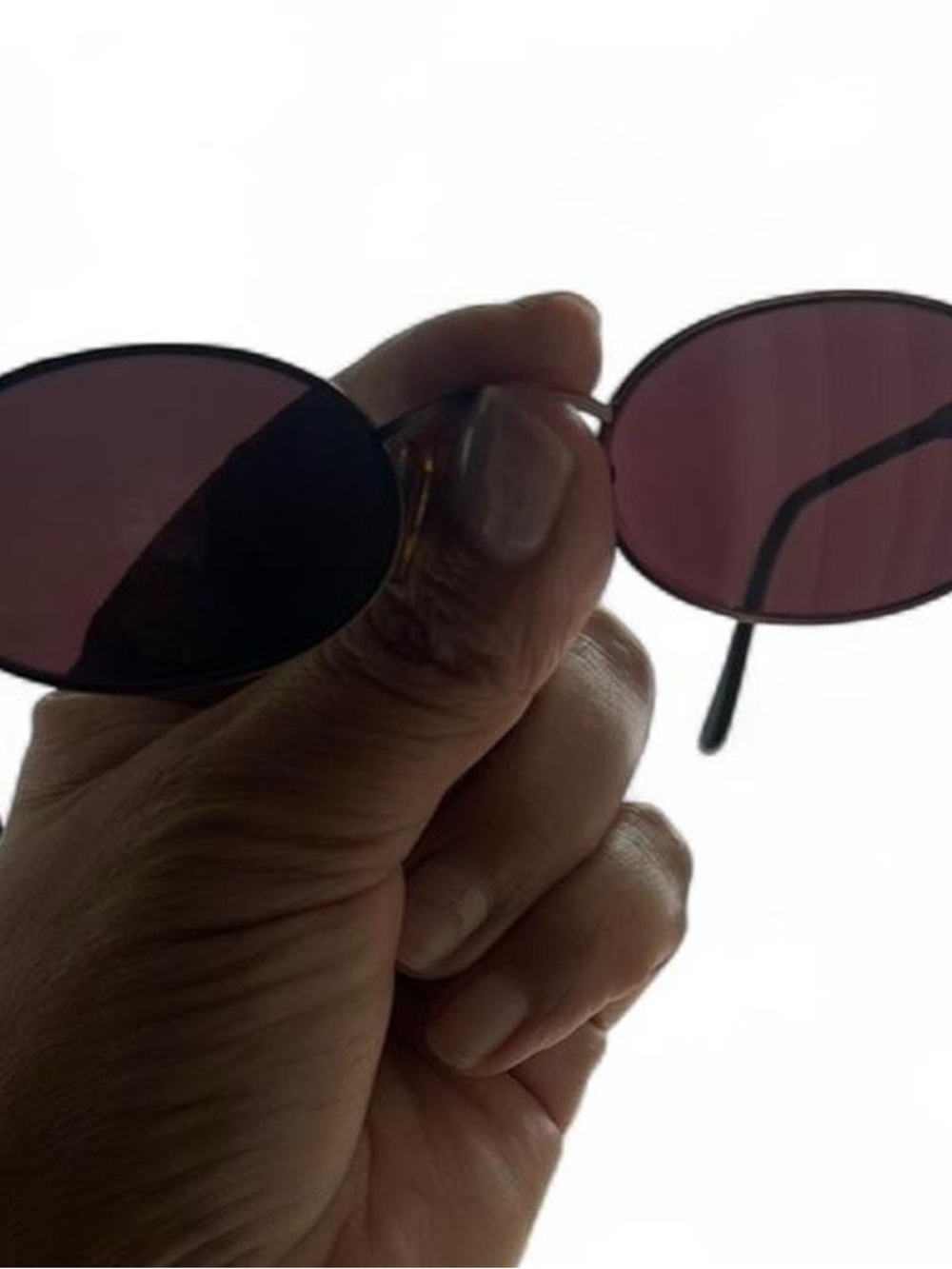 Guess 90’s Oval Sunglasses - Picture 2 of 8